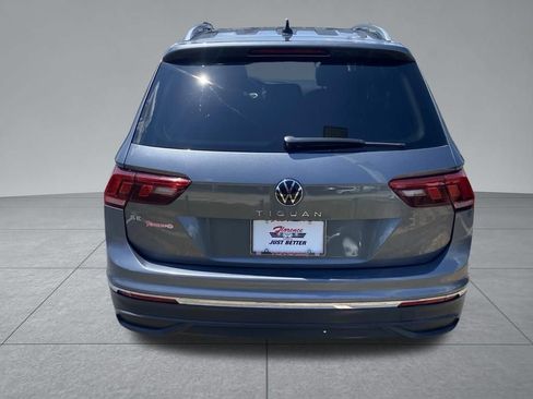 Used 2023 Volkswagen Tiguan SE w/ Panoramic Sunroof Package FWD image 14