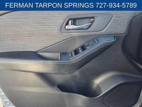 Used 2023 Nissan Rogue SV image 24