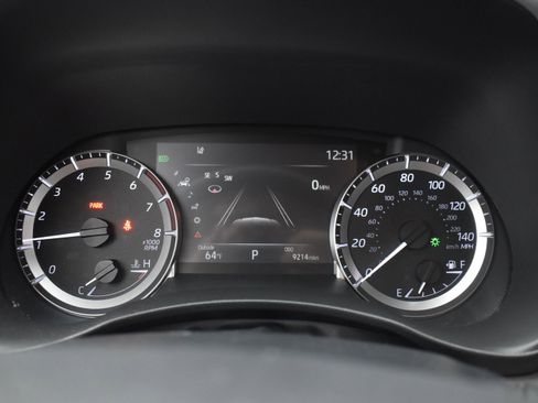 Used 2023 Toyota Highlander XLE FWD image 14