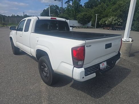 Used 2021 Toyota Tacoma SR RWD image 7