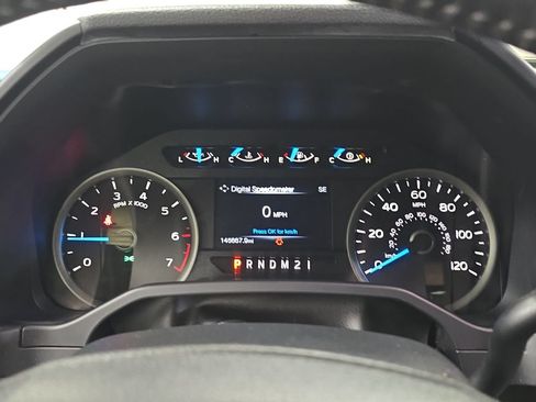 Used 2015 Ford F150 XLT w/ Equipment Group 302A Luxury AWD/4WD image 18