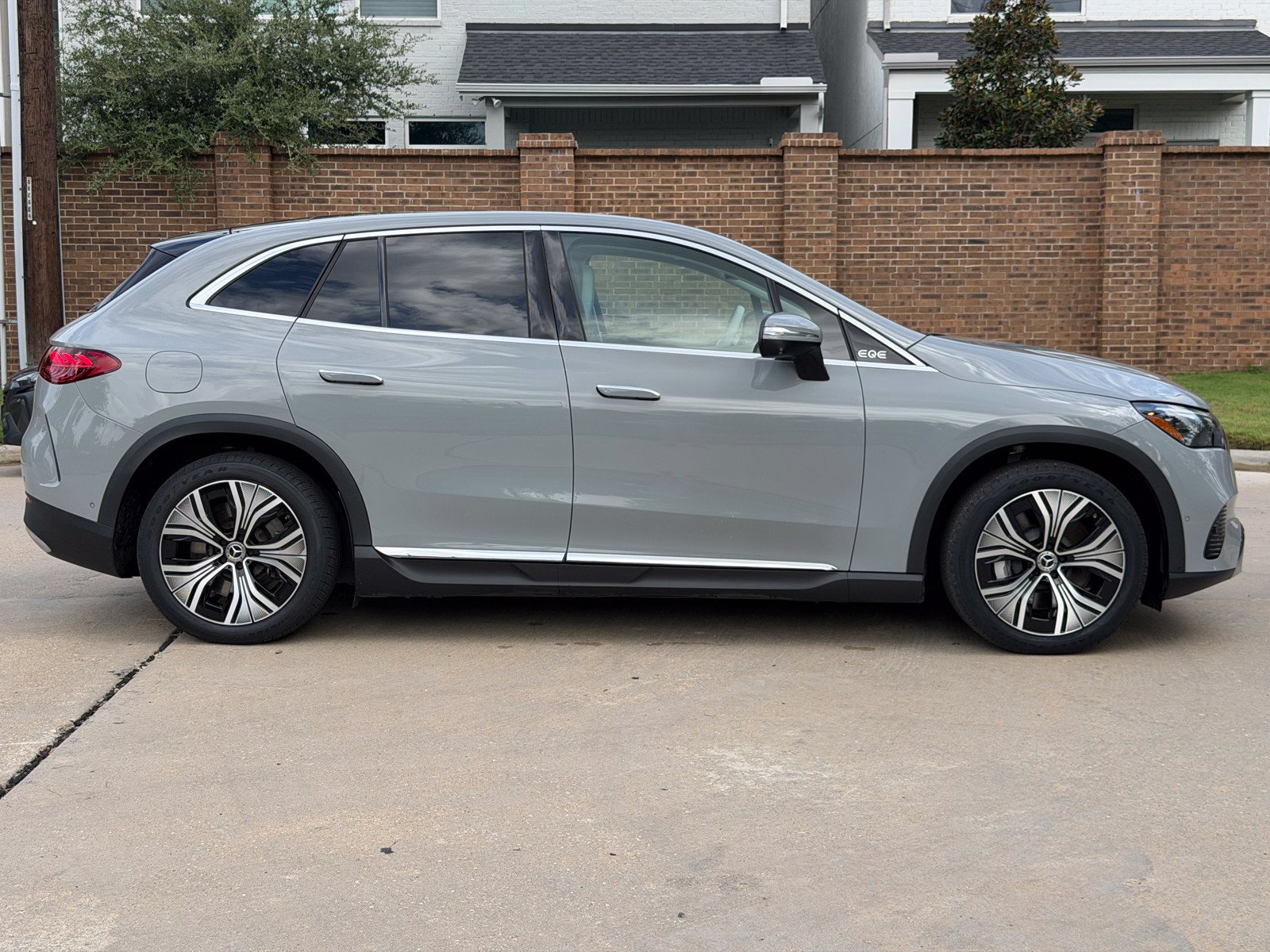 Used 2023 Mercedes-Benz EQE 350+ 4MATIC SUV image 14