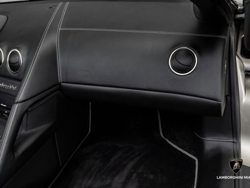 Used 2006 Lamborghini Murcielago Roadster image 57