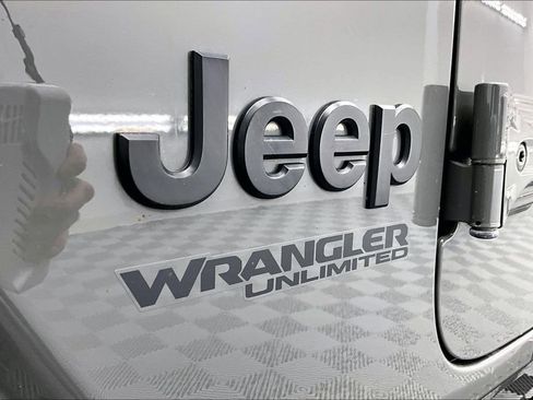 Used 2020 Jeep Wrangler Unlimited Sport image 8