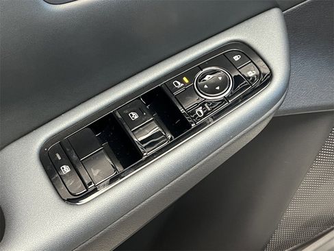 New 2026 Nissan Leaf Platinum+ image 14