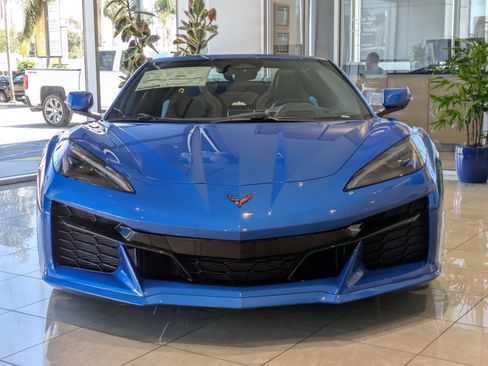 New 2025 Chevrolet Corvette E-Ray image 2