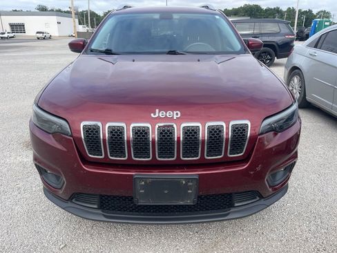 Used 2019 Jeep Cherokee Latitude Plus w/ Cold Weather Group FWD image 4