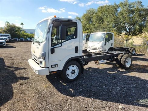 New 2025 Chevrolet Low Cab Forward image 2