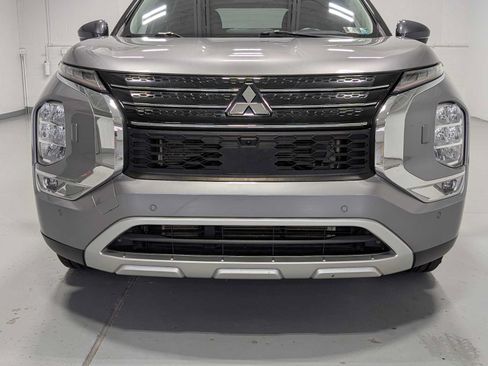 Used 2022 Mitsubishi Outlander SE AWD/4WD image 2