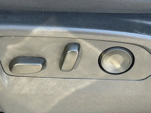 Used 2025 Chevrolet Silverado 1500 LT image 26