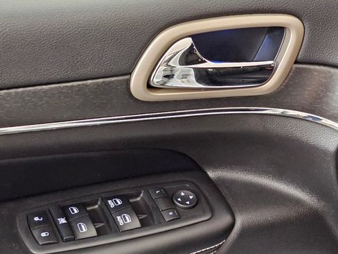Used 2017 Jeep Grand Cherokee Limited AWD/4WD image 22