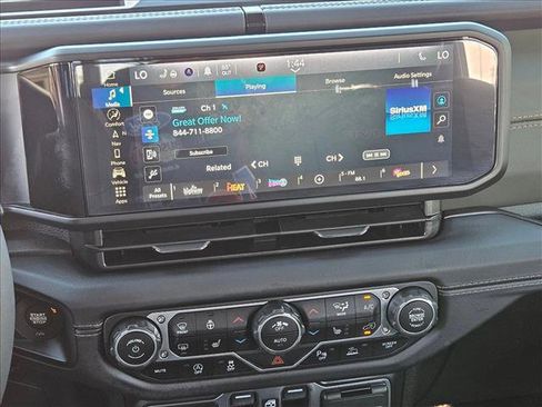 Used 2025 Jeep Gladiator Mojave image 13