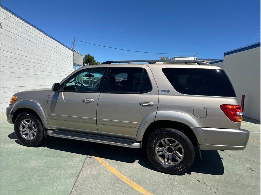 Used 2004 Toyota Sequoia SR5 RWD image 11