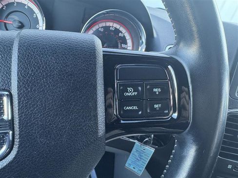 Used 2019 Dodge Grand Caravan SXT image 13