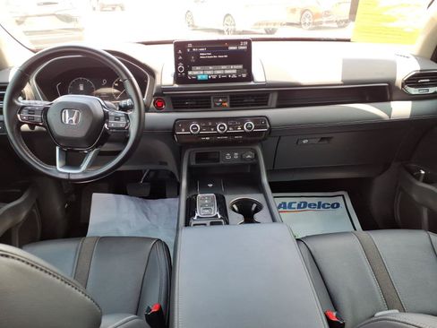 Certified 2025 Honda Pilot EX-L image 17