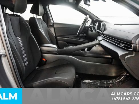 Used 2025 Hyundai Elantra Sport image 19