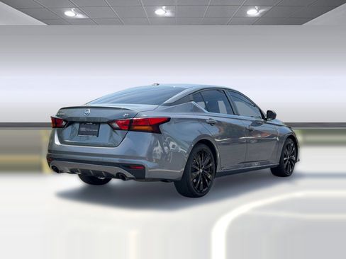 Used 2020 Nissan Altima 2.5 SR FWD image 9