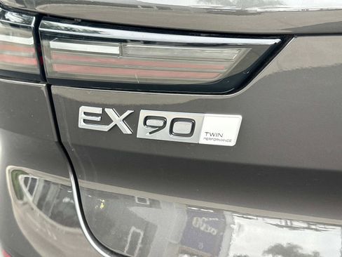 New 2025 Volvo EX90 Plus image 24