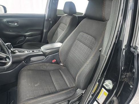 Used 2023 Honda HR-V Sport image 10