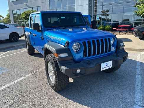 Used 2020 Jeep Gladiator Sport w/ Quick Order Package 24S AWD/4WD image 8