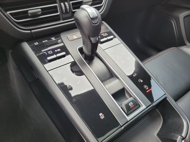 Certified 2023 Porsche Macan AWD/4WD image 37