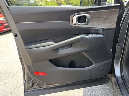 Used 2022 Kia Sorento S w/ Panoramic Sunroof Package AWD/4WD image 8