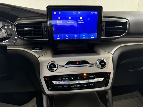 Used 2022 Ford Explorer XLT w/ Equipment Group 202A image 24