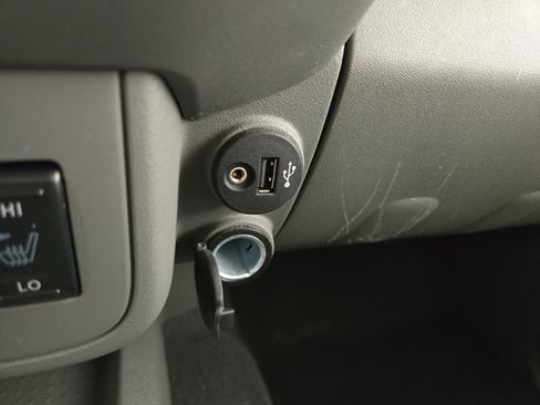 Used 2021 Nissan Frontier SV w/ Midnight Edition Floor Mats image 26