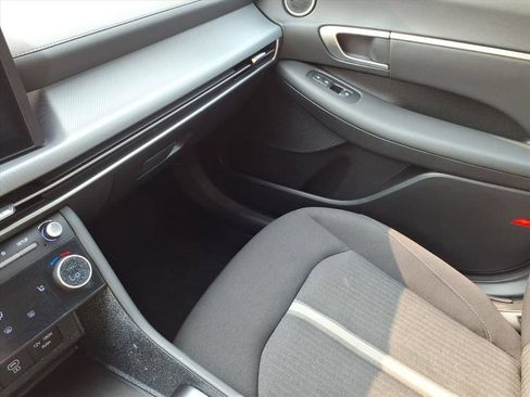 Used 2025 Hyundai Sonata SEL FWD image 34
