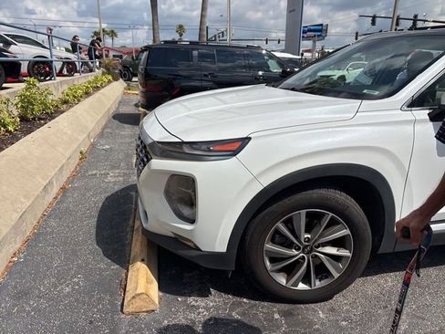 Used 2019 Hyundai Santa Fe Limited image 2