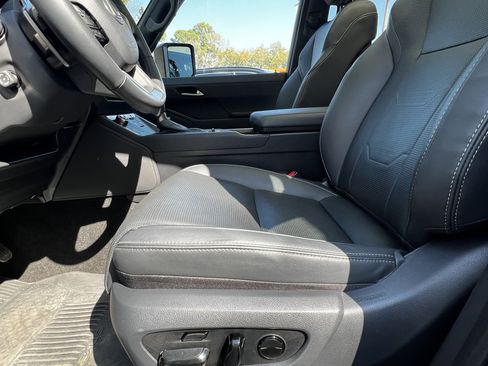 Certified 2024 Lexus GX 550 w/ Accessory Package (2T) image 17