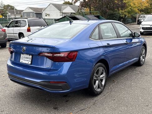 Used 2022 Volkswagen Jetta SE image 6