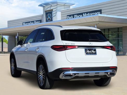 Used 2026 Mercedes-Benz GLC 300 4MATIC image 4