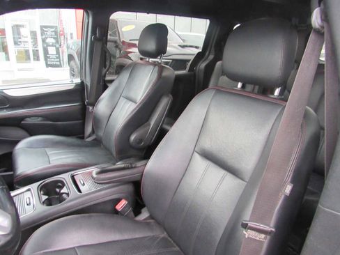 Used 2017 Dodge Grand Caravan GT image 10