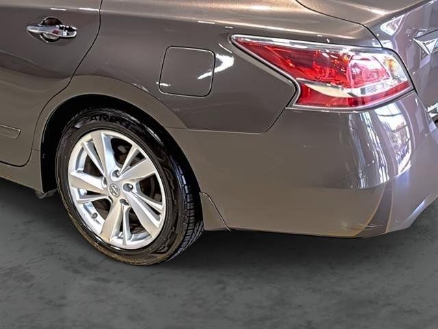 Used 2015 Nissan Altima 2.5 SV w/ Convenience Package FWD image 11