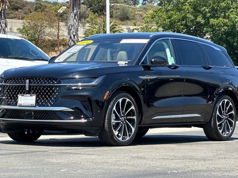 Used 2024 Lincoln Nautilus Black Label AWD/4WD image 7