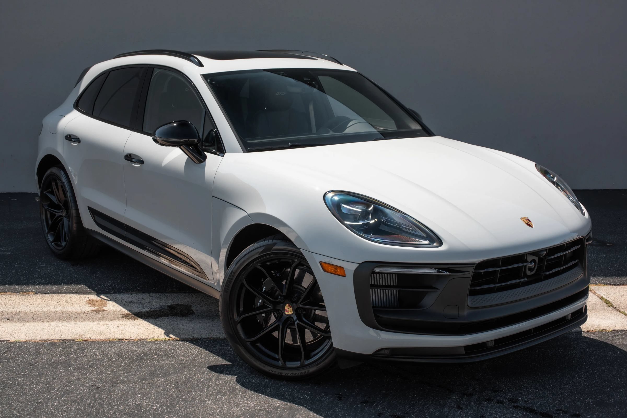 Used 2026 Porsche Macan GTS AWD/4WD image 6