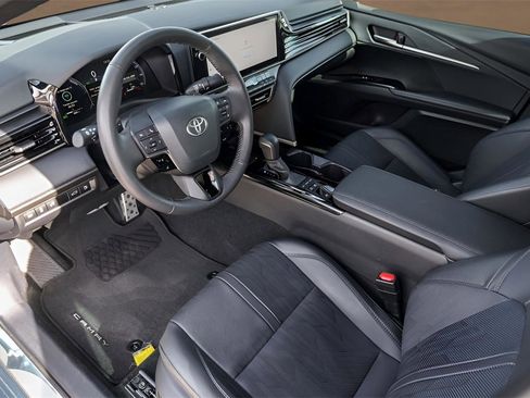 Used 2025 Toyota Camry XSE image 10