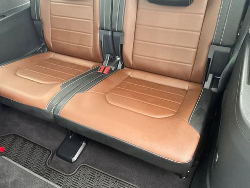 Used 2022 Volkswagen Atlas SEL Premium image 16