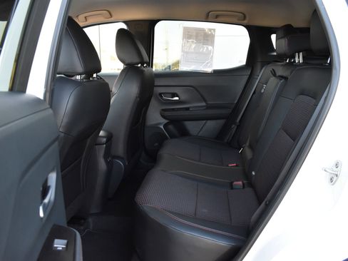 Used 2025 Nissan Kicks SR image 16