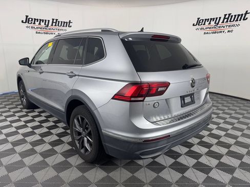 Used 2024 Volkswagen Tiguan SE AWD/4WD image 9