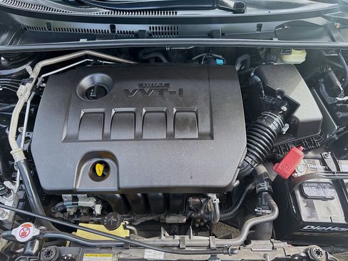 Used 2017 Toyota Corolla SE FWD image 32