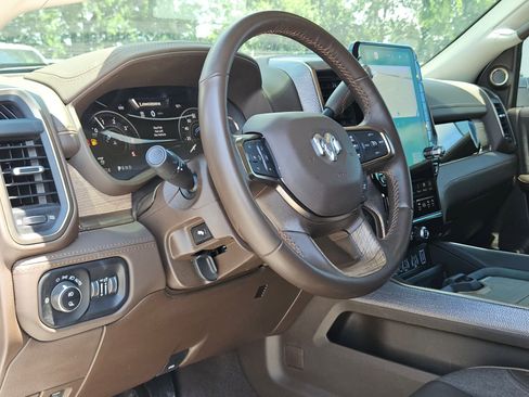 Used 2025 RAM 2500 Limited AWD/4WD image 10