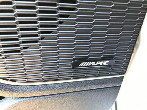 Used 2024 Jeep Grand Cherokee Limited w/ Black Appearance Package image 20