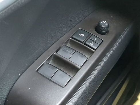 Used 2022 Toyota Camry SE image 25