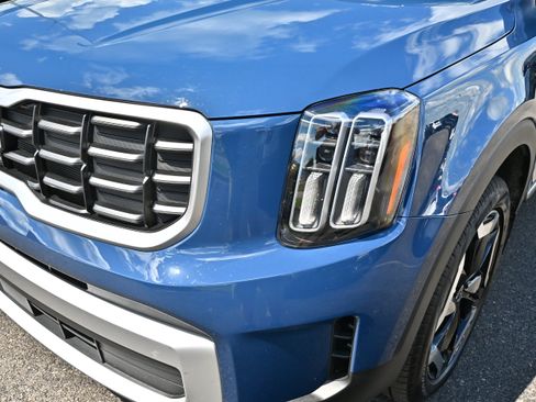 Used 2025 Kia Telluride S AWD/4WD image 11