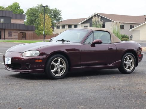 Used 2000 MAZDA MX-5 Miata RWD image 24