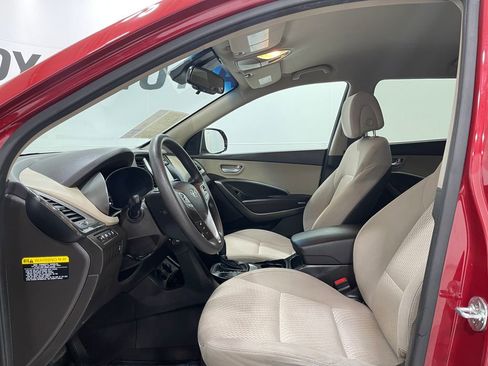 Used 2017 Hyundai Santa Fe SE image 10