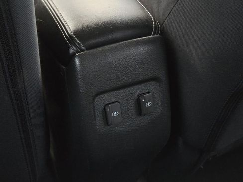 Used 2022 Nissan Kicks SV image 13