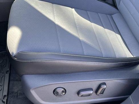 New 2026 Volkswagen Jetta SE FWD image 13